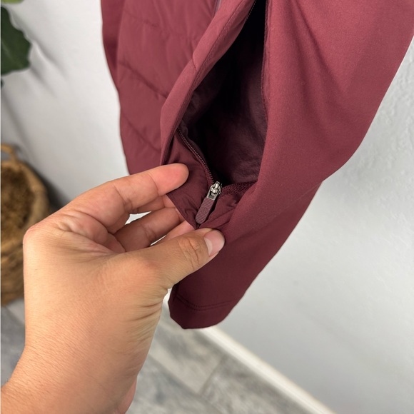Lululemon Women's Down for It All 700-Down-Fill Vest in color Garnet size 6 - Picture 7 of 15